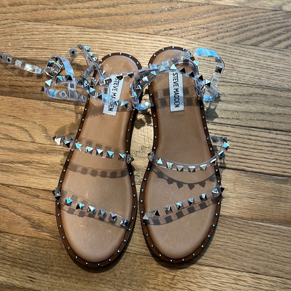 Steve Madden Sandals 🖤🤍